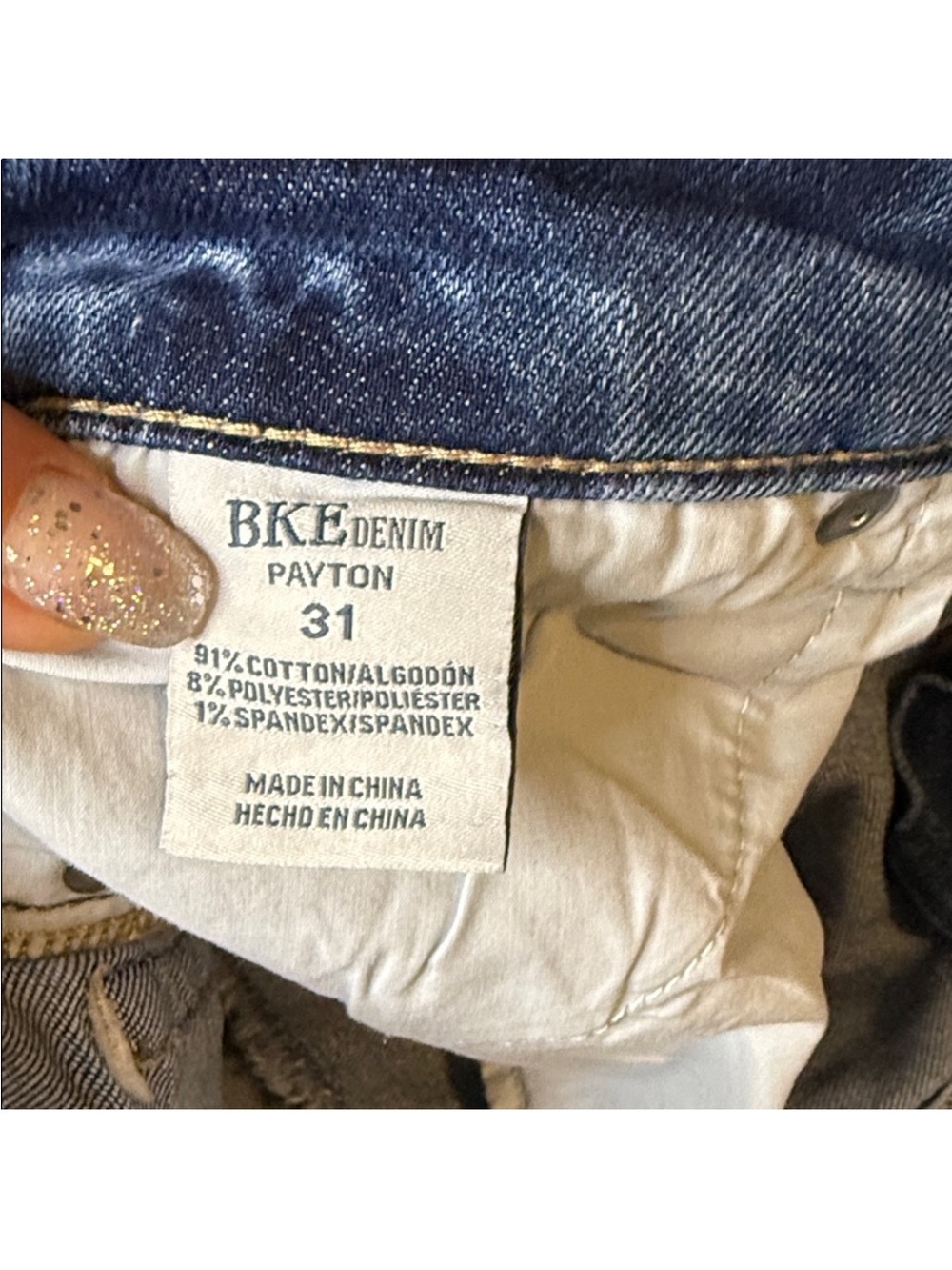 Buckle BKE Payton Light Wash Frayed Hem Denim Shorts - Picture 2 of 7